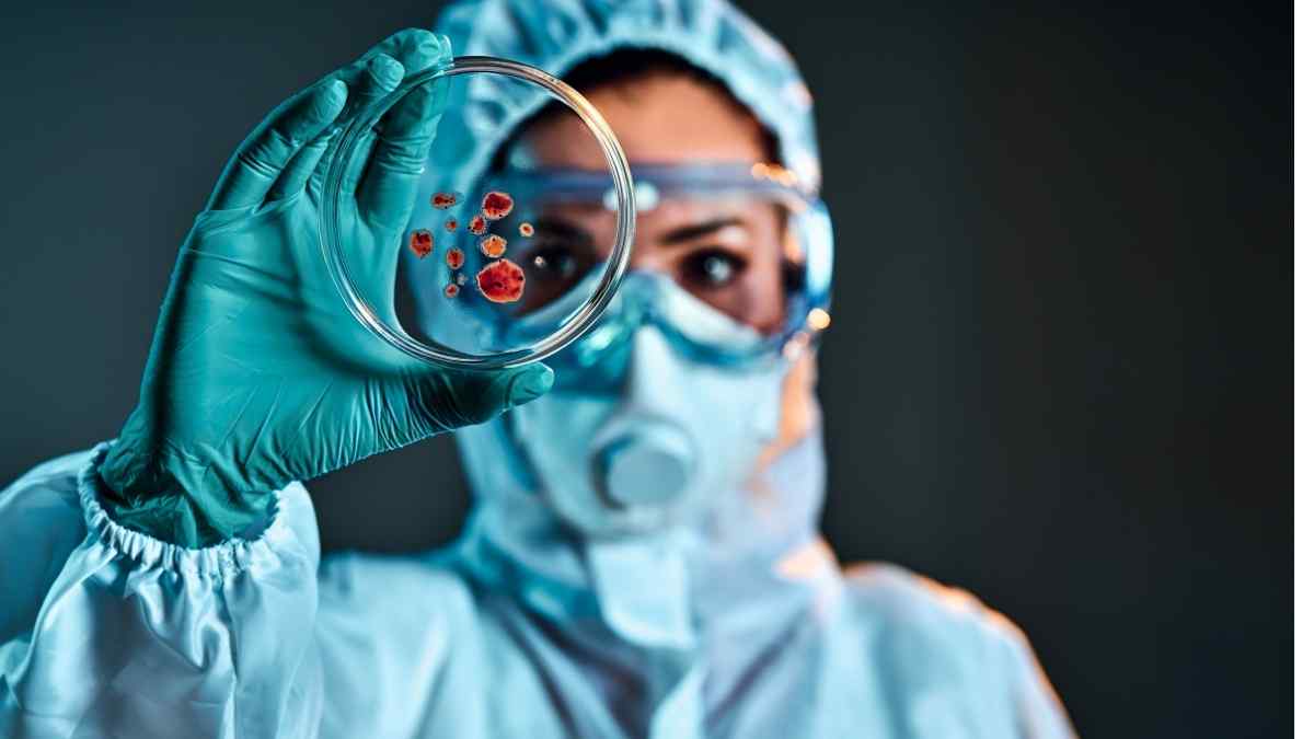 Biossegurança em cosméticos: descubra como garantir produtos de estética seguros