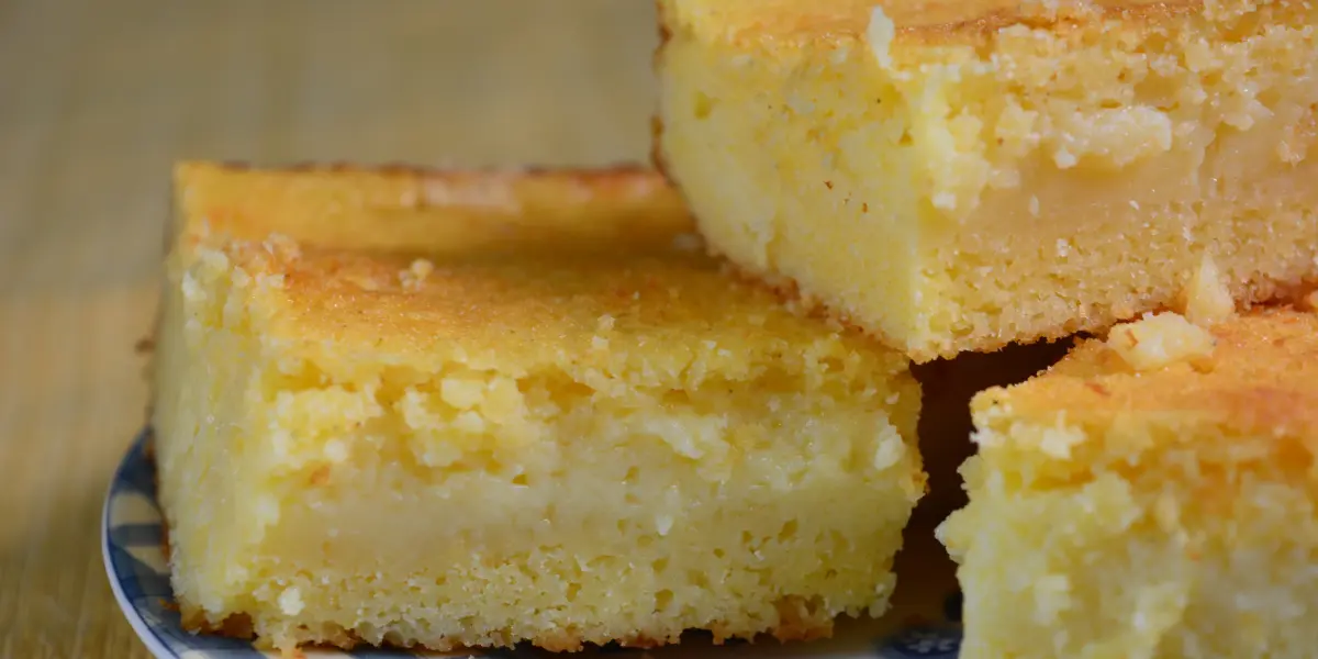 Bolo de milho cremoso e caseiro